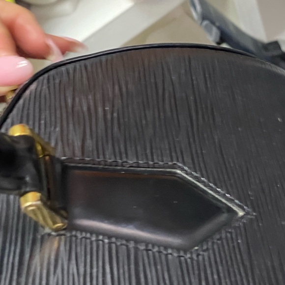 Vintage Louis Vuitton Jasmine Black Epi Leather - Picture 10 of 16